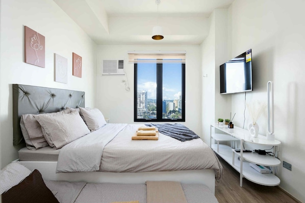 1 chambre, bureau, fer et planche à repasser, accès au Wi-Fi (inclus)