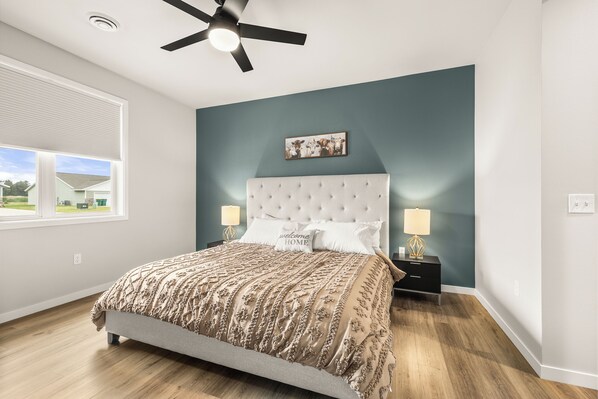 3 bedrooms, iron/ironing board, WiFi, bed sheets