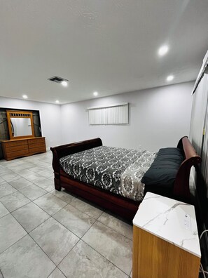 2 bedrooms, WiFi - 2-bedroom charming inground pool house in Port St. Lucie FL (Port St. Lucie)