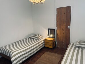 3 bedrooms, bed sheets