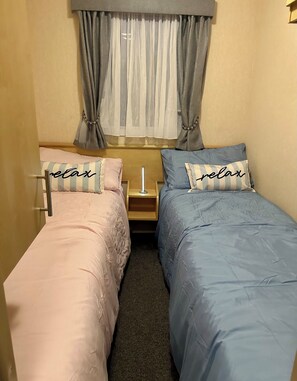 2 bedrooms, bed sheets