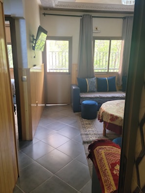 Family Apartment, Balcony, River View | Living area