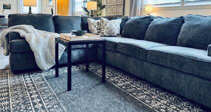 ATV trail nearby, dog-friendly 1-bed apartment in D-F with fully-stocked kitchen