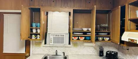 Micro-ondes, four, plaque de cuisson