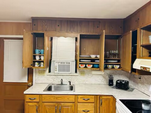 Charming 2-bedroom townhome in Coaldale close to St Lukes Hospital.