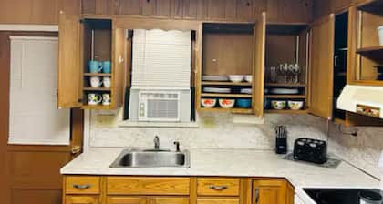 Charming 2-bedroom townhome in Coaldale close to St Lukes Hospital.