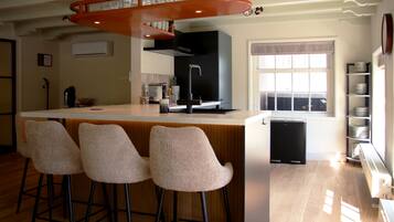 Kühlschrank, Ofen, Herdplatte, Geschirrspüler