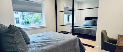 Iron/ironing board, WiFi, bed sheets