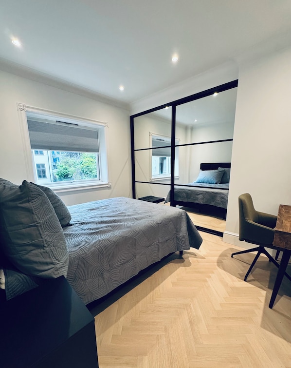 Bügeleisen/Bügelbrett, WLAN, Bettwäsche