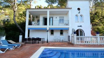 Villa | Pool | Indoor pool, outdoor pool
