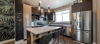 Jungle themed house for groups up to 13