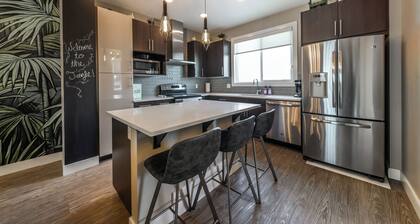 Jungle themed house for groups up to 13