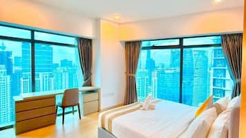 In-room safe, soundproofing, iron/ironing board, free WiFi
