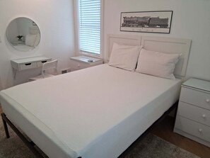 1 slaapkamer, een bureau, gratis wifi, beddengoed