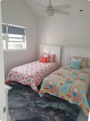 2 bedrooms, iron/ironing board, WiFi, bed sheets - Rustic Beachfront Escape in Bambarra (Bambarra)