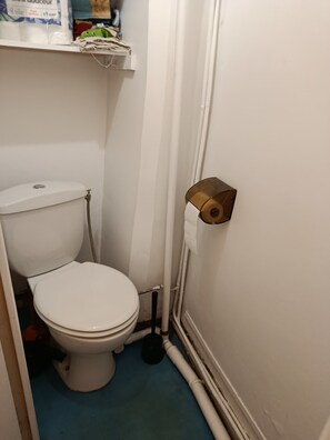 Towels, toilet paper