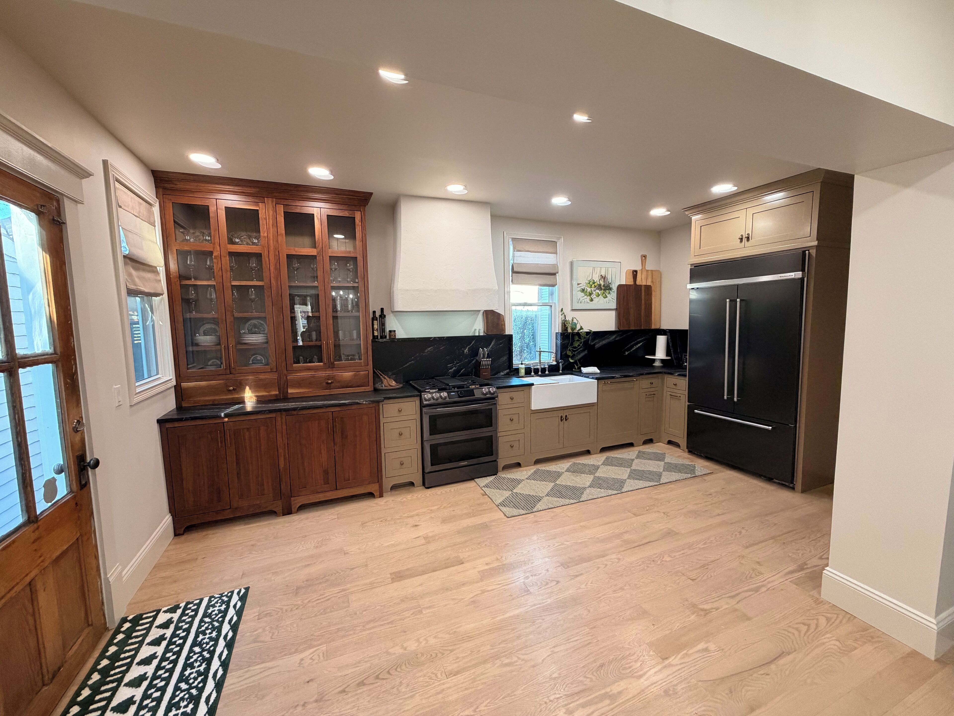 Micro-ondes, four, plaque de cuisson, lave-vaisselle