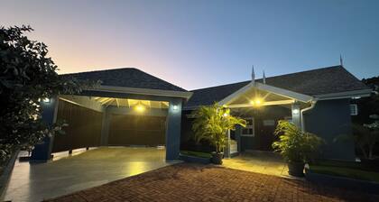 Villa Bleu Grenada, modern stunning 4 bedroom villa in Lance aux Epines