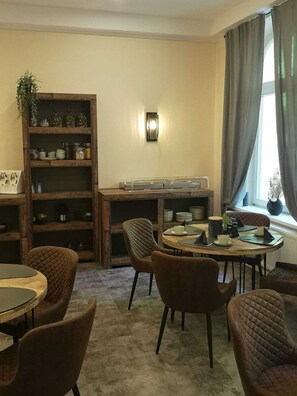 Daily buffet breakfast for a fee - Hotel Burgblick Meissen (Meißen)