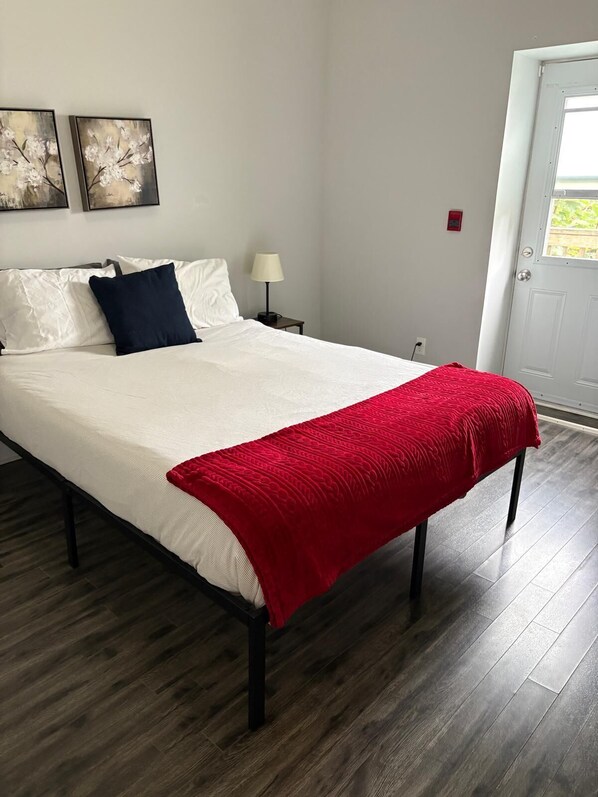 1 chambre, fer et planche à repasser, Wi-Fi, draps fournis