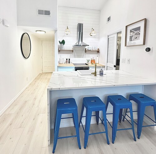 Beach Retreat – Just Renovated in delightful Sawgrass