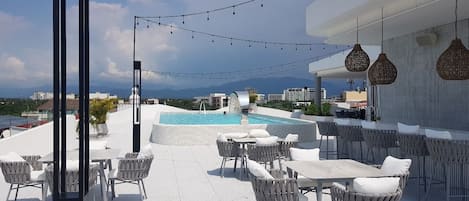 Piscine extérieure, piscine chauffée