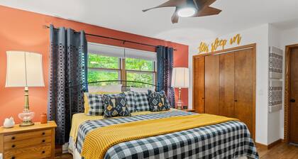 Tranquil Family Friendly - North Porch Cottage - KING & QUEEN beds