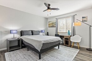 1 bedroom, WiFi, bed sheets - Central Festus Studio Apartment. Private Parking-Gigabit Wifi-Full Size Kitchen. (Festus)