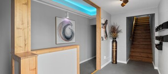 Central Festus Studio Apartment. Private Parking-Gigabit Wifi-Full Size Kitchen.