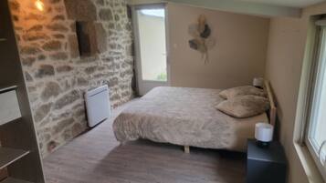 2 bedrooms, free WiFi, bed sheets