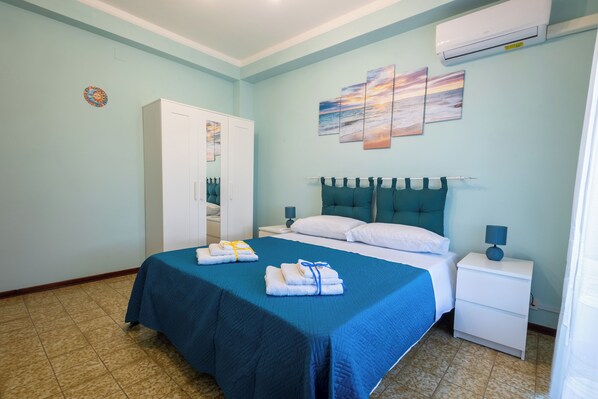 3 habitaciones, tabla de planchar con plancha, wifi y ropa de cama