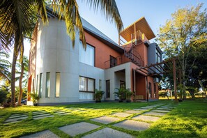 Executive Villa | Free WiFi - Juleo Hospitality LLP (Doddaballapur)