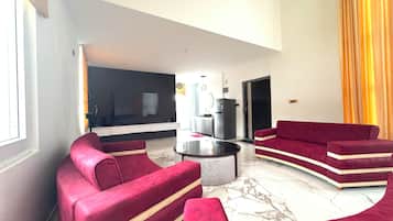 Design Villa | Living area | Flat-screen TV