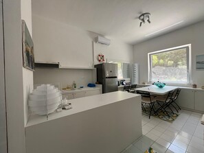Microwave, oven, stovetop, dishwasher
