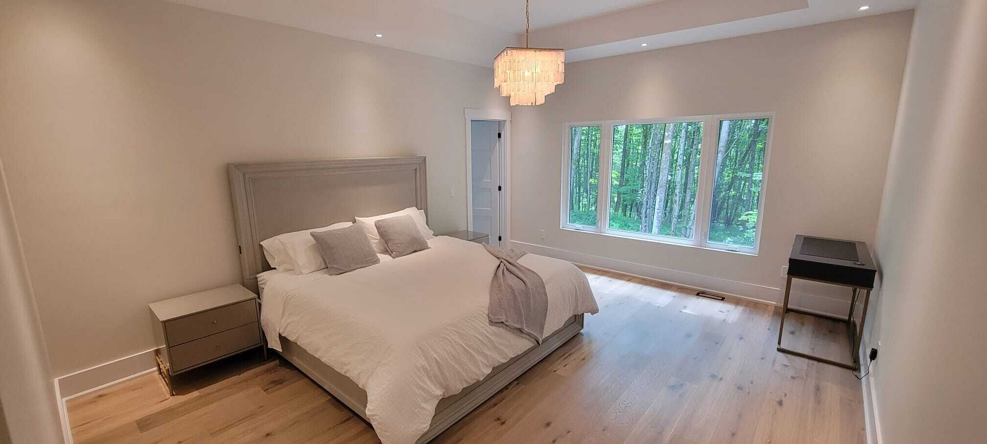 4 عدّة غرف نوم ومكتب ومكواة/لوح كي وواي فاي مجانًا