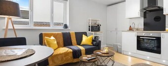 Modern Apartment Free Parking Single Room Suite 12