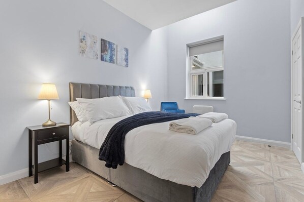 1 bedroom, iron/ironing board, internet, bed sheets