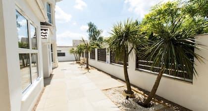 Modern Apartment Twin Room | Free Parking |Suite 3