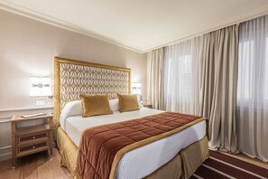 Iron/ironing board, internet, bed sheets
