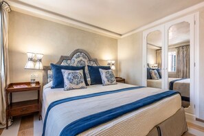 3 habitaciones, tabla de planchar con plancha, internet y ropa de cama