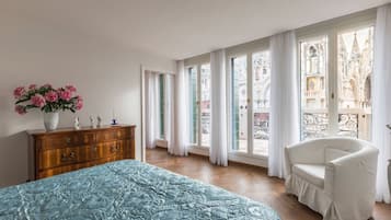 4 bedrooms, iron/ironing board, internet, bed sheets