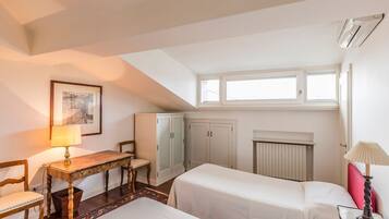 3 chambres, fer et planche Ă repasser, accĂšs Internet, draps fournis