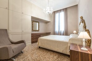 4 chambres, fer et planche à repasser, accès Internet, draps fournis