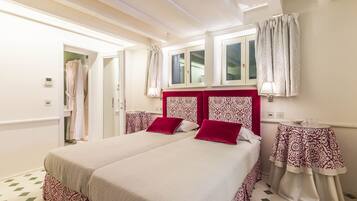 2 Schlafzimmer, BĂŒgeleisen/BĂŒgelbrett, Internetzugang, BettwĂ€sche