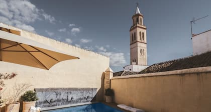 Palacio Catalina - Ten Bedroom Villa, Sleeps 22