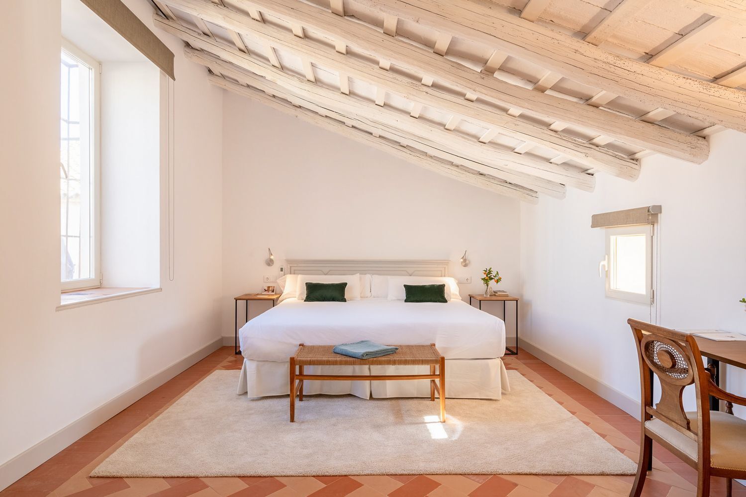 10 chambres, fer et planche à repasser, accès Internet, draps fournis