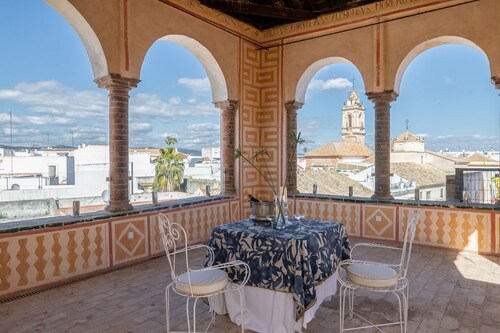Palacio Catalina - Ten Bedroom Villa, Sleeps 22