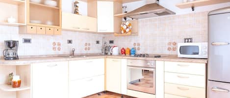 Dishwasher, highchair