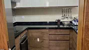 Geladeira, micro-ondas, fogão, cooktop
