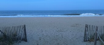 Our Shorebird Way-Brand New Family-Friendly, 4 bedroom Home by the Shore